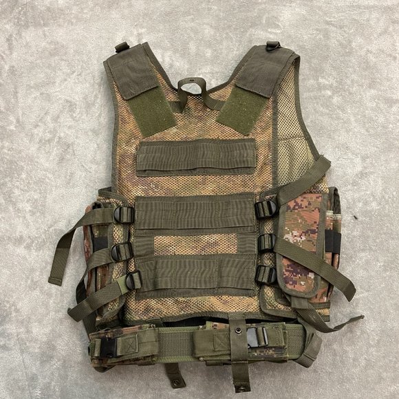 UTG 547 Law Enforcement Tactical Vest, Woodland Digital - Picture 10 of 11